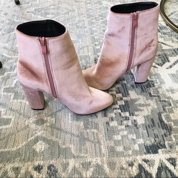 Velvet blush pink booties - Picture 2 of 6